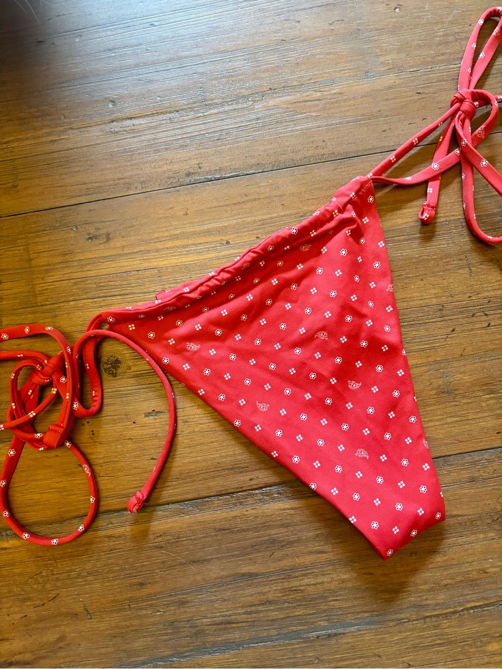 NWOT Frankie’s bikinis x Bella HADID Tia string bottom in lovebug